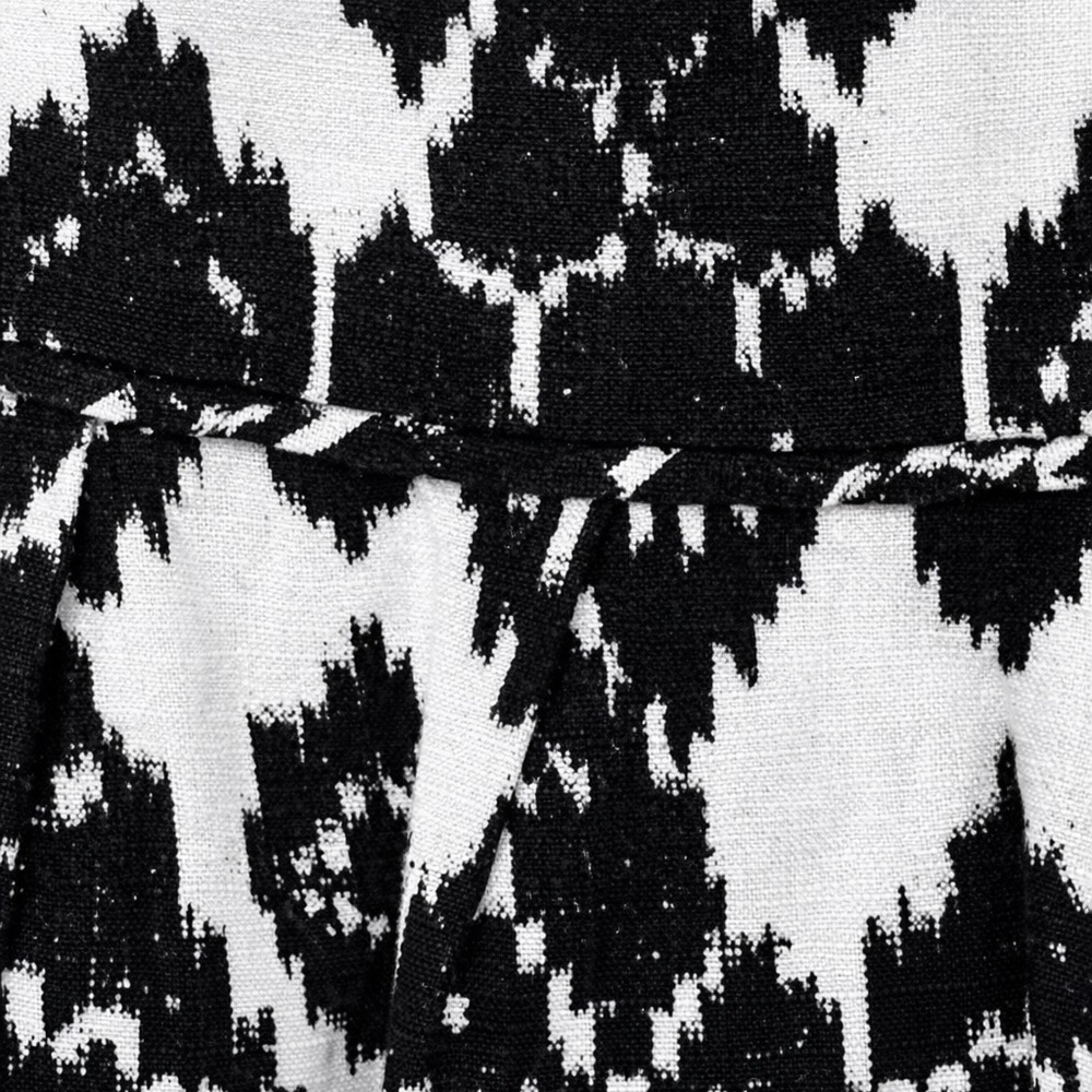 Black White Print Mini Skirt Flat Front Zip Waist Casual Size 2 LOFT - Picture 4 of 6